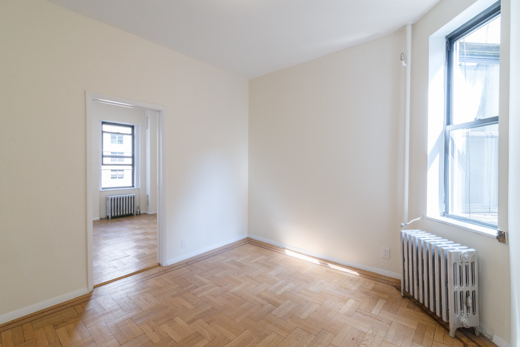 Foto principal - 226 E 36th St