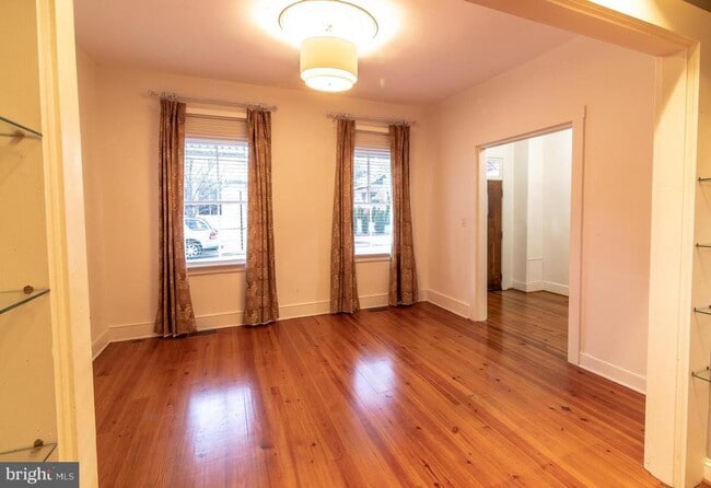 Foto del edificio - 216 N Braddock St