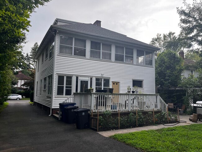 Building Photo - 21 Elmwood Rd