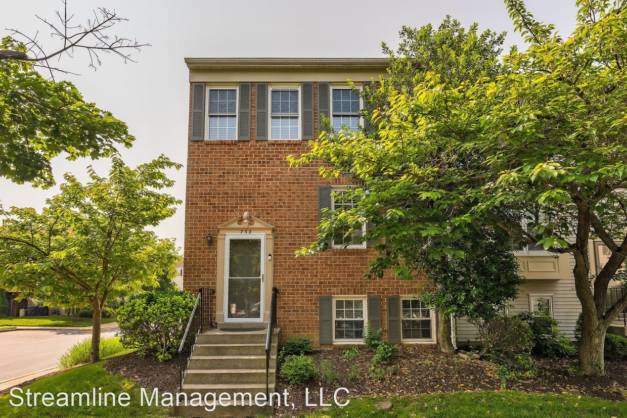 Primary Photo - 4 br, 3.5 bath House - 732 Ivy League Ln
