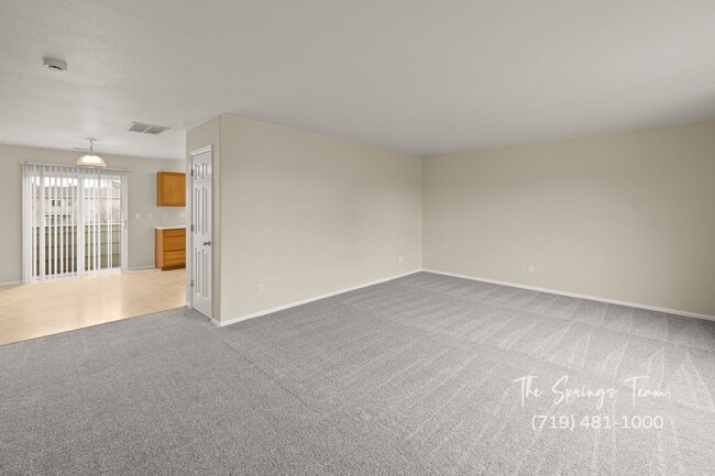 Foto del edificio - CHARMING 3BD/2BA CONDO featuring FRESH UPDATES - Security Deposit Waiver Available