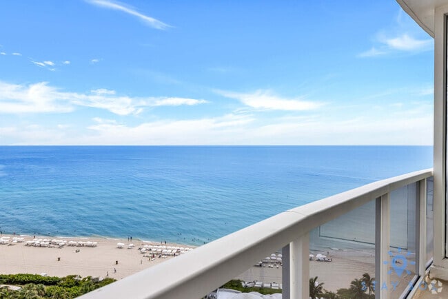 Building Photo - 18001 Collins Ave