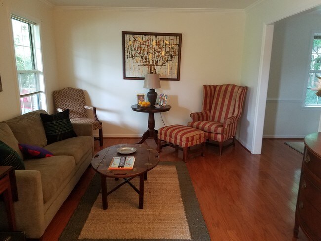 Foto del edificio - 2068 Whispering Woods Dr