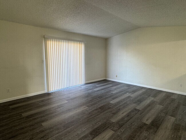 Foto del edificio - Three Bed, Two Bath Home In North Stockton