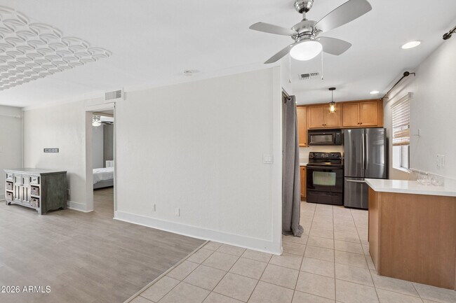 Foto del edificio - 4354 N 82nd St