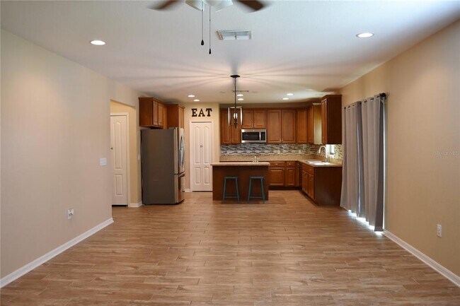 Building Photo - 2084 La Palma Ave
