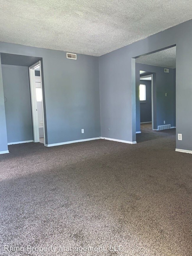 Building Photo - 593 W 400 N