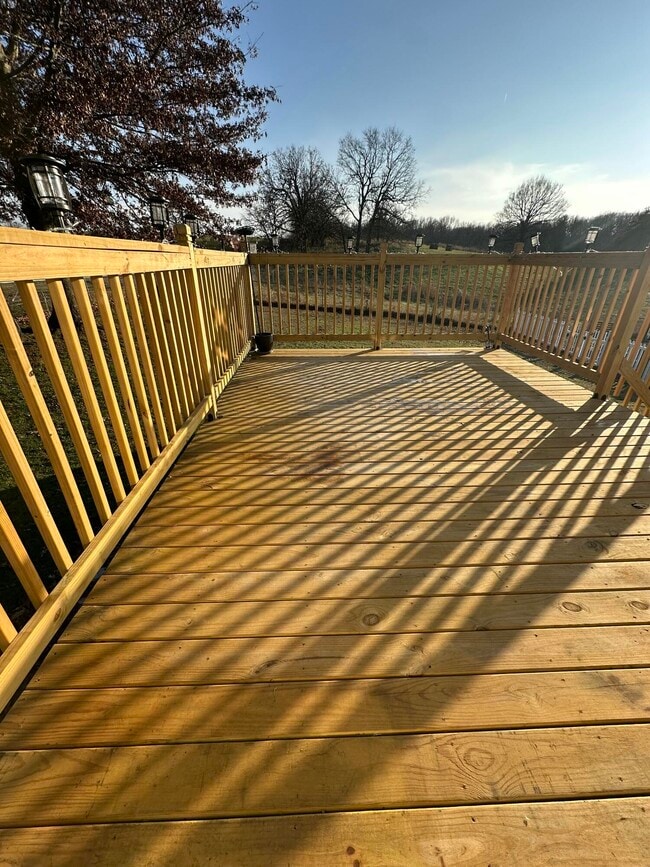 Building Photo - 8890 W Farm Rd 104