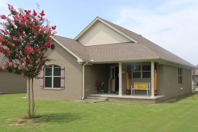 Building Photo - 631 Reedy Rd