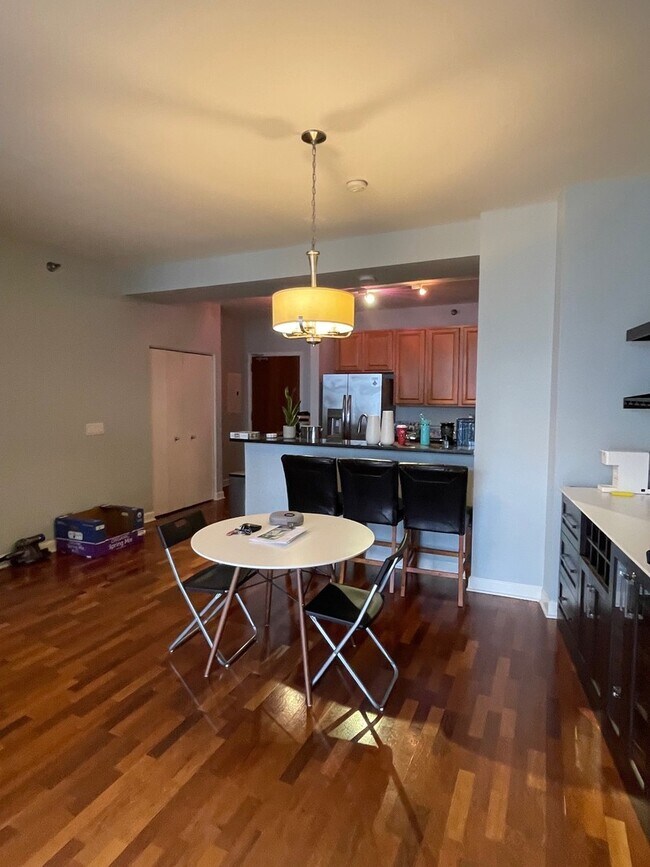 Foto del edificio - 1322 S Prairie Ave