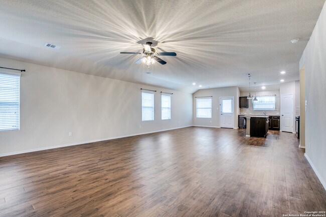 Foto del edificio - 14611 Running Wolf