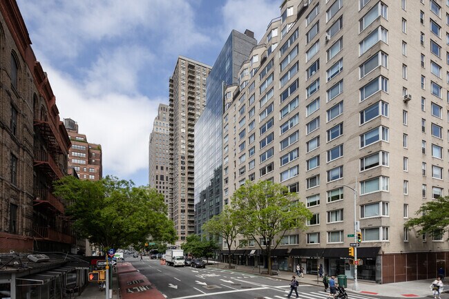 Building Photo - 300 East 79