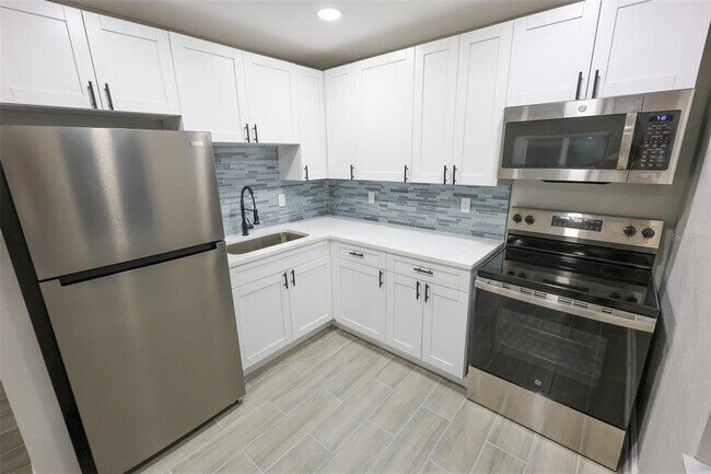 Foto del edificio - 14906 N Bayshore Dr