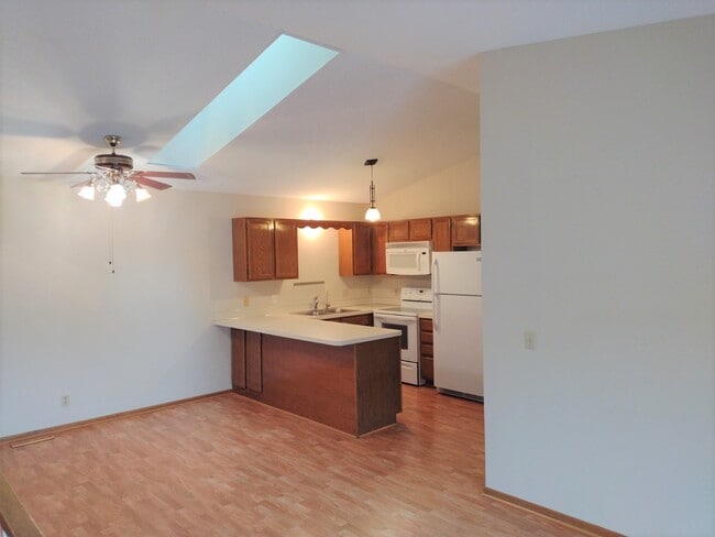 Building Photo - 778 Parkside Dr