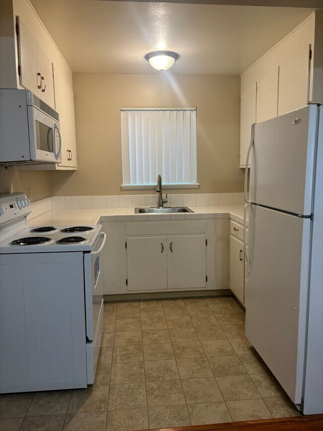 Foto del edificio - NICE QUAINT APARTMENT IN COLFAX!!