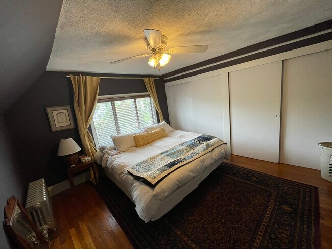 Bedroom 1 - 19 Fellsway E