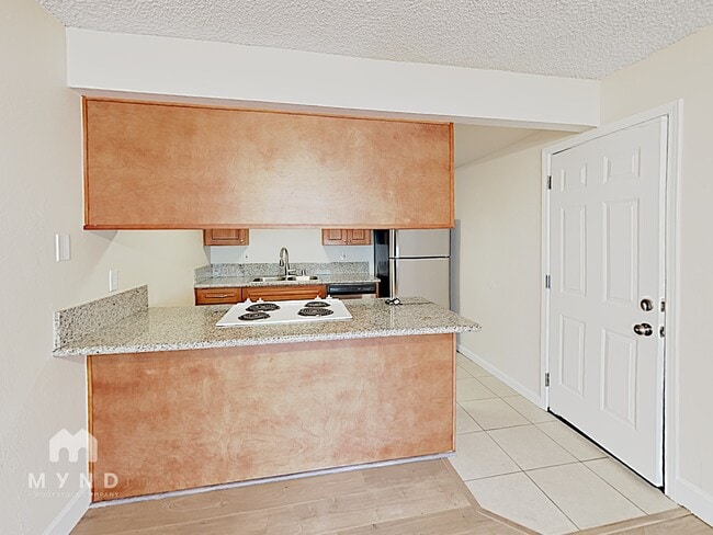 Foto del edificio - 6959 Greenback Ln