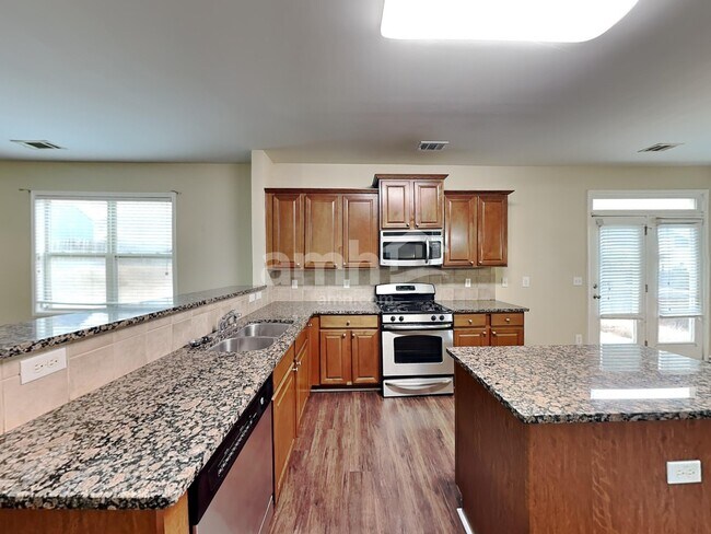 Foto del edificio - 850 Stonehaven Rd SW