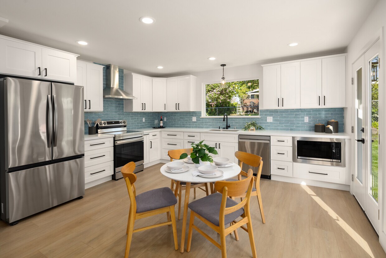 Foto principal - 8116 12th Ave SW