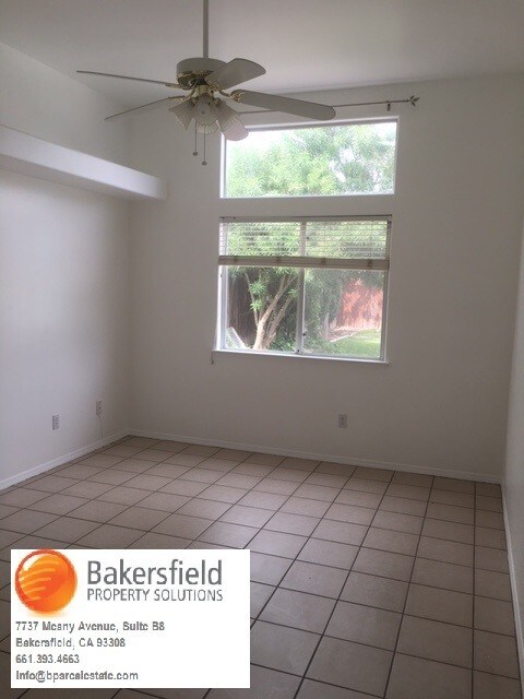 Building Photo - 14424 Kathleen Ave