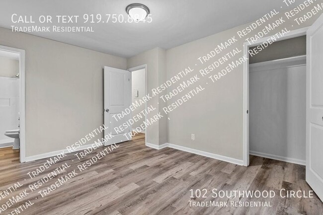 Foto del edificio - 102 Southwood Cir