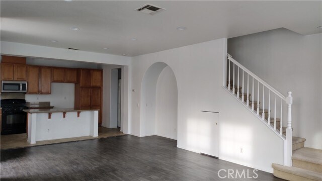 Building Photo - 2750 E Oak Hill Dr