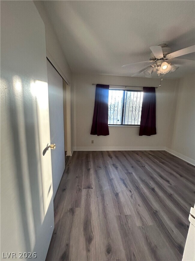 Foto del edificio - 5409 Aston Ave