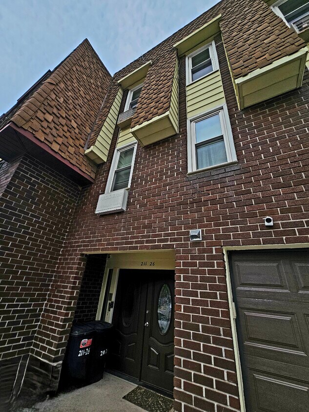 Primary Photo - 21126 23rd Ave