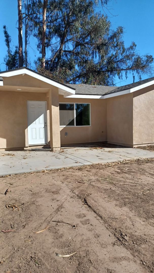 Foto del edificio - Modern 2 Bed/1 Bath Home, All Utilities Included!