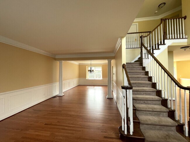 Foto del edificio - 4823 Vista Ridge Dr