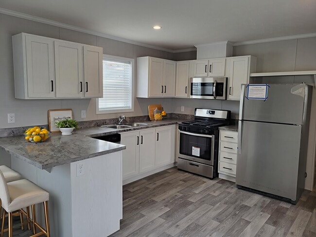 Building Photo - 15852 Croatia Dr