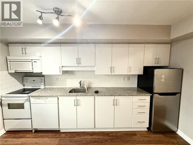 Photo du bâtiment - 30 Herons Hl Wy