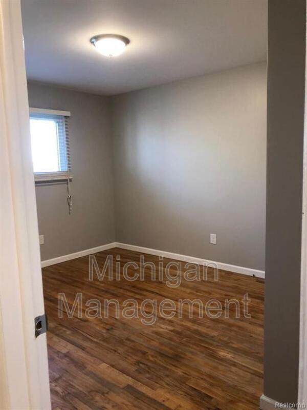 Foto del edificio - 24915 Tallman Ave