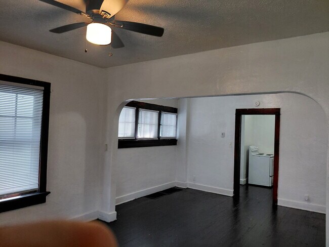 Foto del edificio - 121-123 Huron Ave