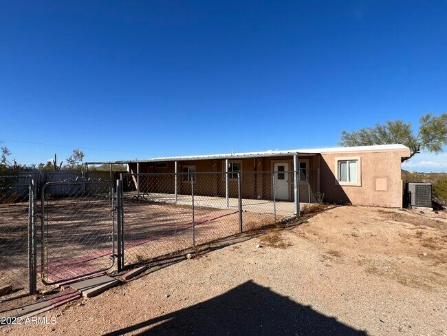 Foto del edificio - 16511 W Dale Ln