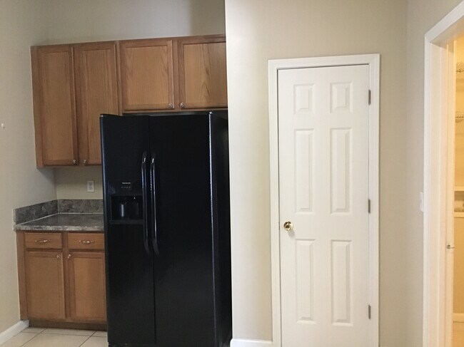 Foto del edificio - 2038 Belhaven Dr