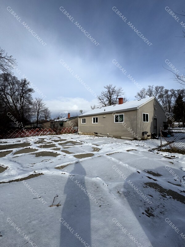 Building Photo - 6009 Penwood Rd