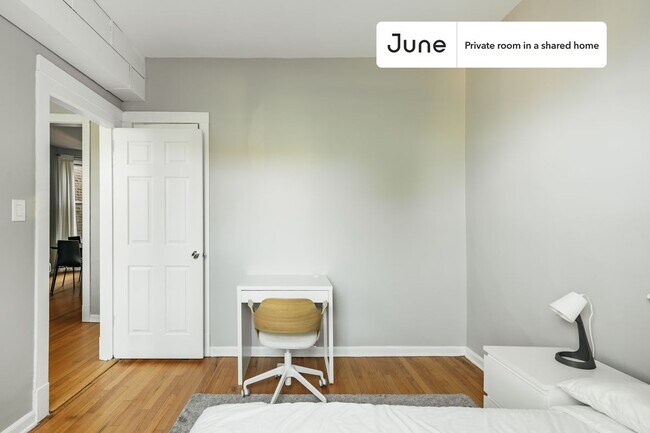 Foto del edificio - Room in Shared 3 bed/1 bath home