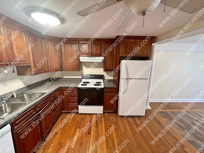 Foto del edificio - 441 Harding Pl