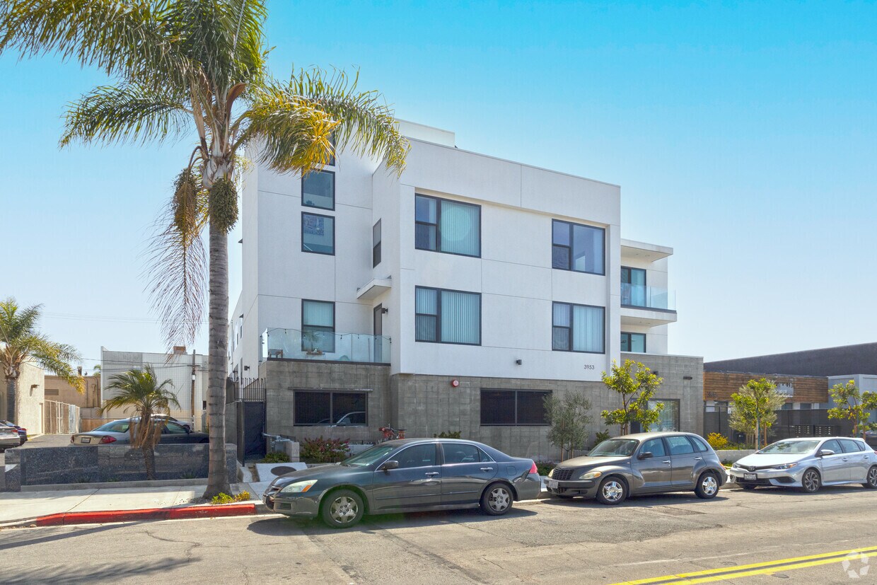 Building Photo - First Avenue Apartments