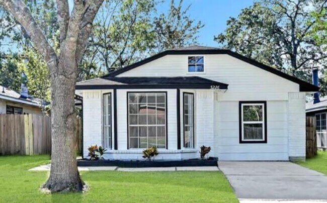 Building Photo - 5226 Lynngate Dr