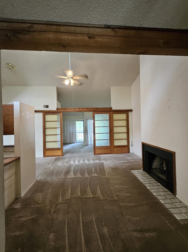 Building Photo - 2885 Par Ln