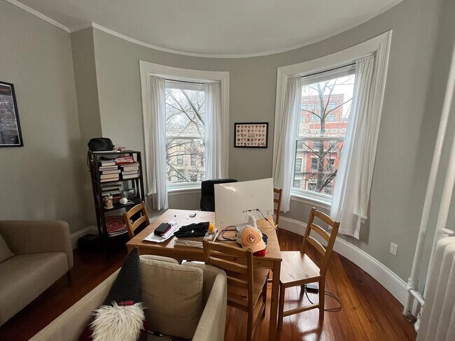 Foto del edificio - 188 Bay State Rd