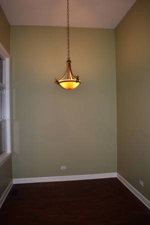 Foto del edificio - 1536 W Augusta Blvd