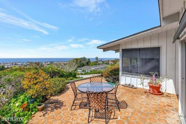 Building Photo - 3 br, 2 bath House - 8081 Calle del Cielo