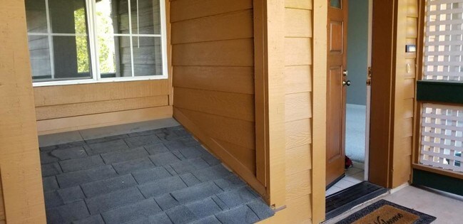 Building Photo - 114 Stonepine Ln