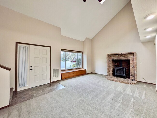 Foto del edificio - Discover This Charming Home in Wilsonville.