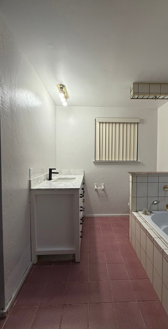 Building Photo - 29148 W Nottingham Cir