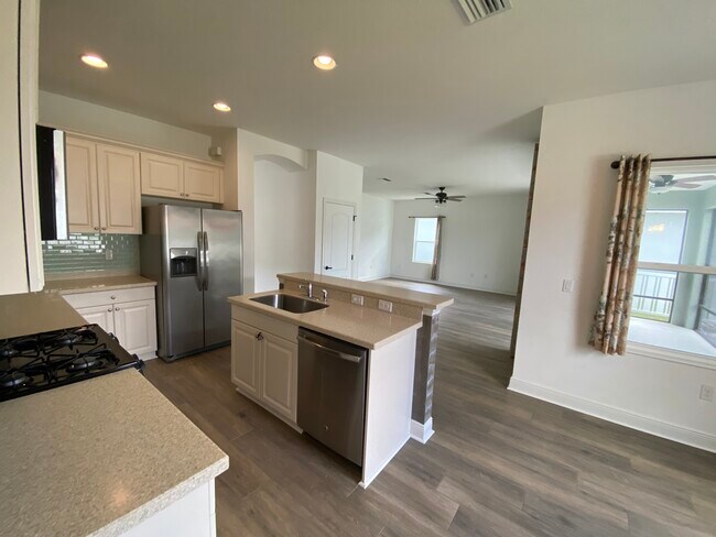 Building Photo - 10909 Shade Tree Cv