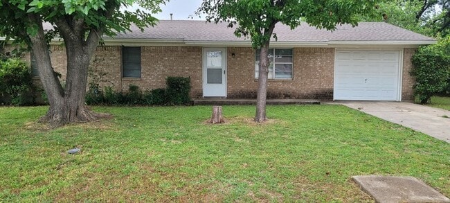 Photo - 326 S Sealy Ave House